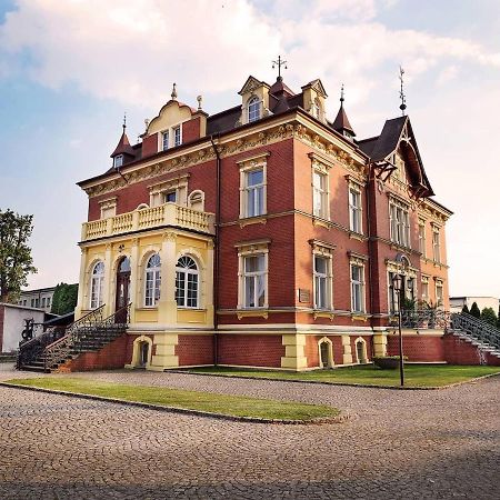 Palac Fabrykanta Myszkow Exterior photo